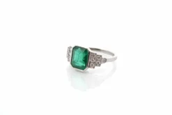 Bague vintage émeraude de 2,65cts et diamants