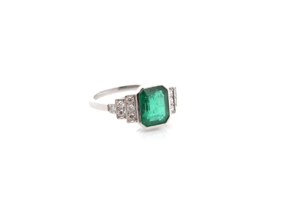 Bague vintage émeraude de 2,65cts et diamants