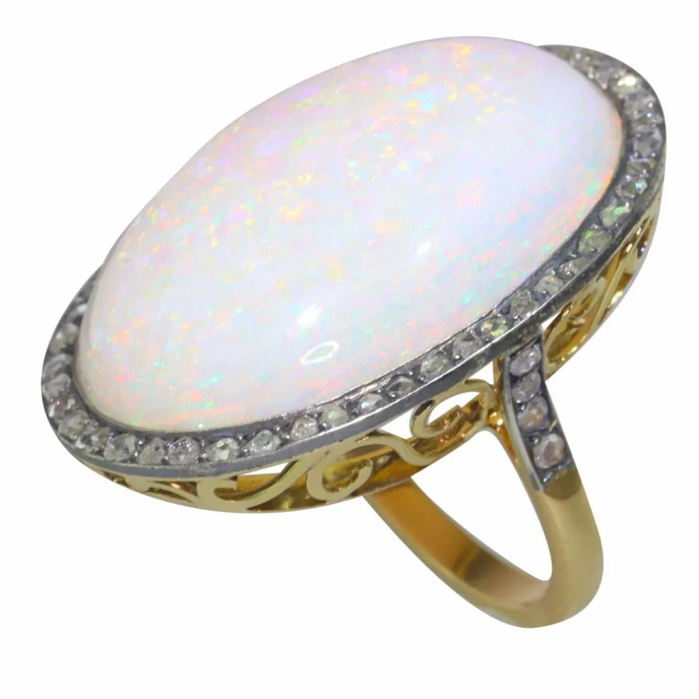 Bague vintage or , opale , diamants