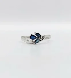 Bague vintage or blanc, saphirs taille navette et poire