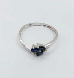 Bague vintage or blanc, saphirs taille navette et poire