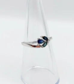 Bague vintage or blanc, saphirs taille navette et poire