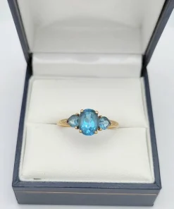 Bague vintage or et topazes bleues
