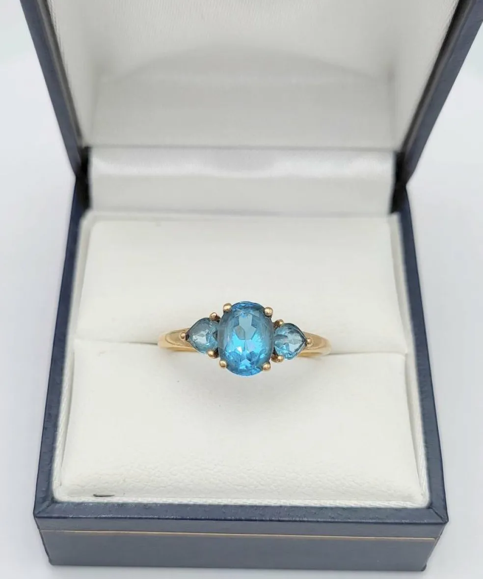Bague vintage or et topazes bleues