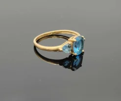 Bague vintage or et topazes bleues