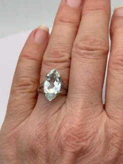 Bague vintage or gris, aigue-marine taille navette