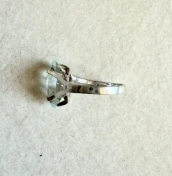Bague vintage or gris, aigue-marine taille navette