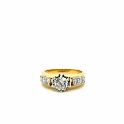 Bague vintage Or jaune et Diamants