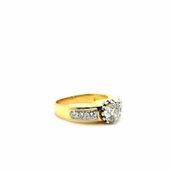 Bague vintage Or jaune et Diamants