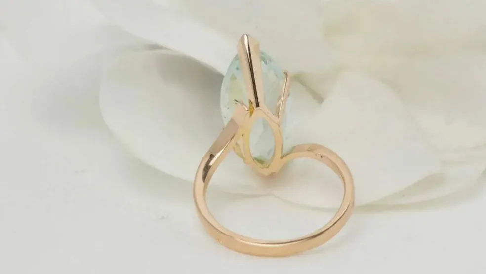 Bague vintage or jaune et aigue-marine