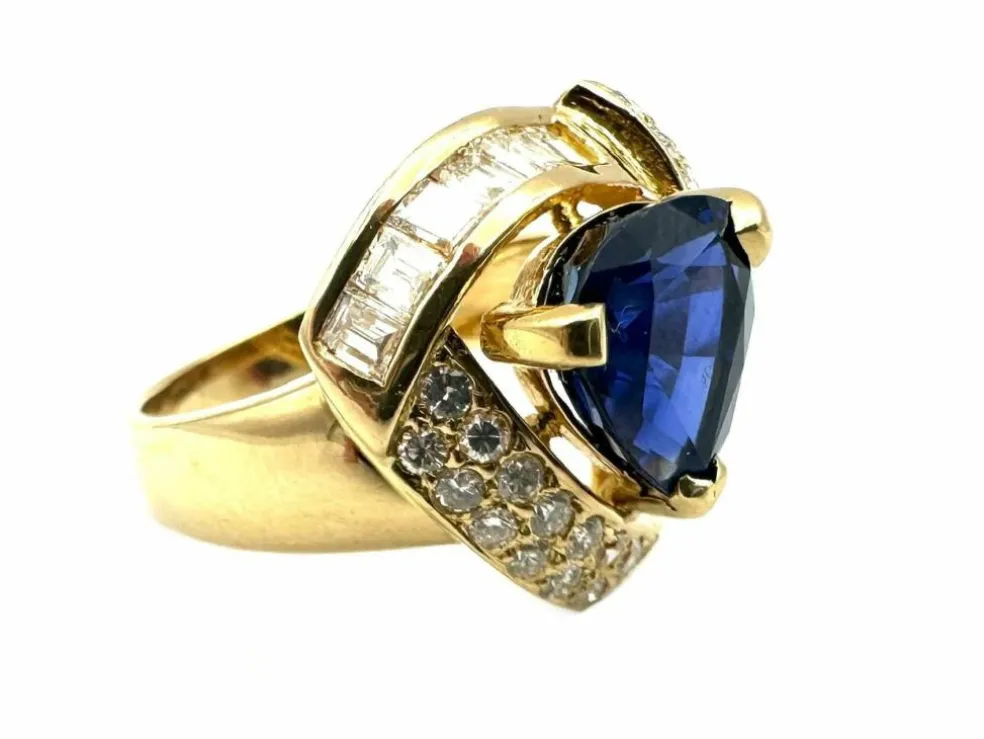 Bague Vintage or jaune 18K, saphir et diamants
