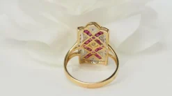 Bague vintage or jaune rubis et diamants