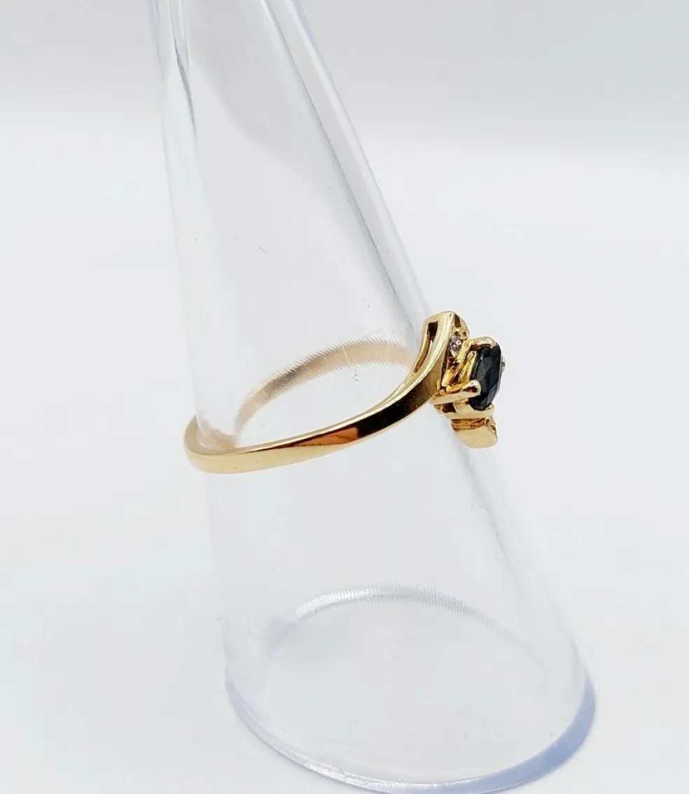 Bague vintage or jaune, saphir navette et diamants