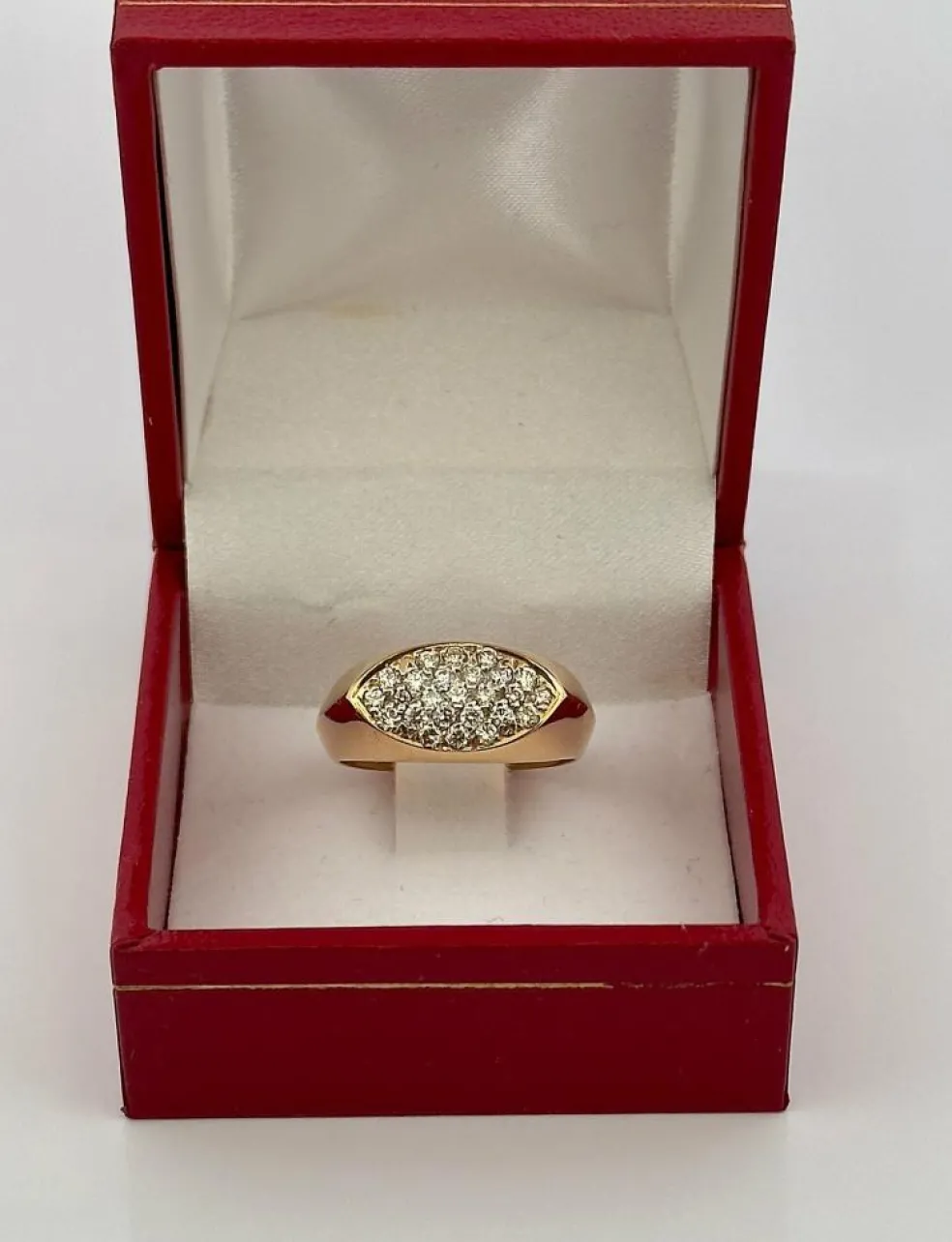 Bague vintage or massif 18 carats et diamants