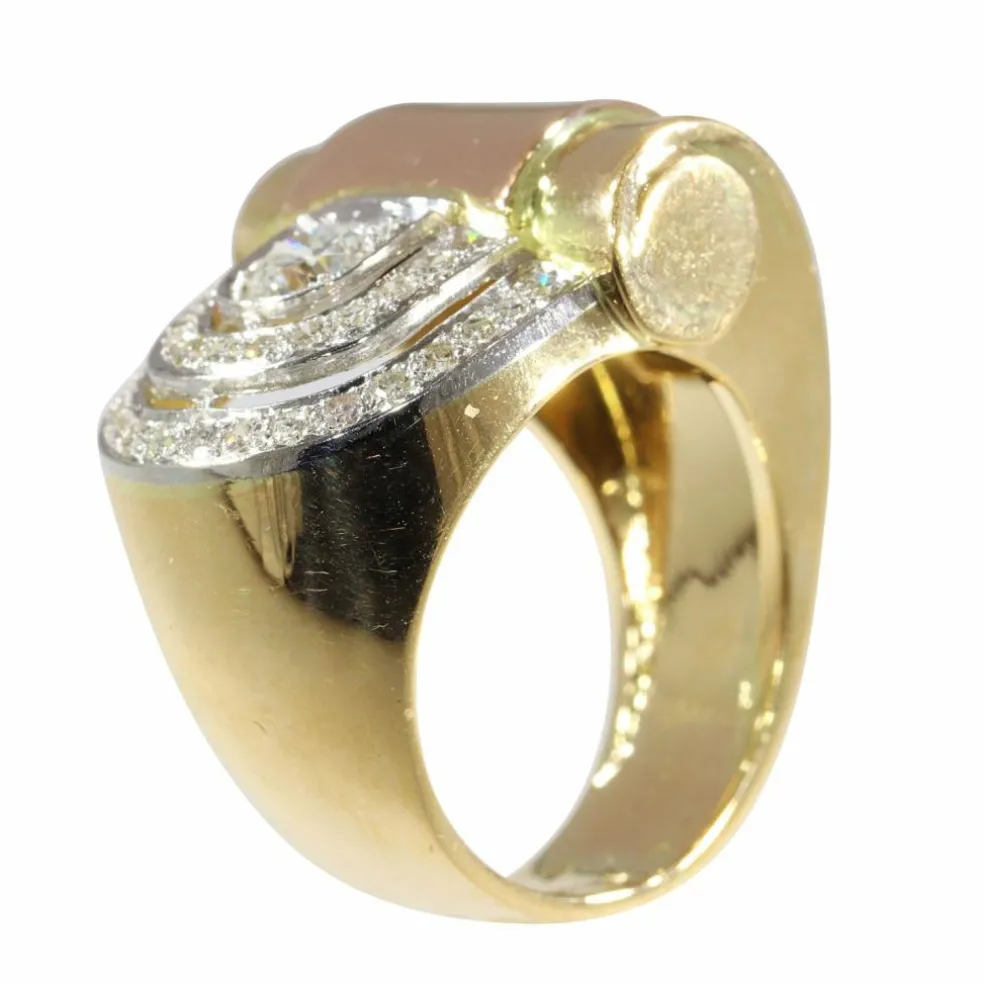 Beauté architecturale : bague vintage en or jaune, rouge et platine avec diamants des années 1950