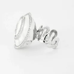 BERNARD DELETTREZ - Bague or blanc, diamants et jaspe blanc