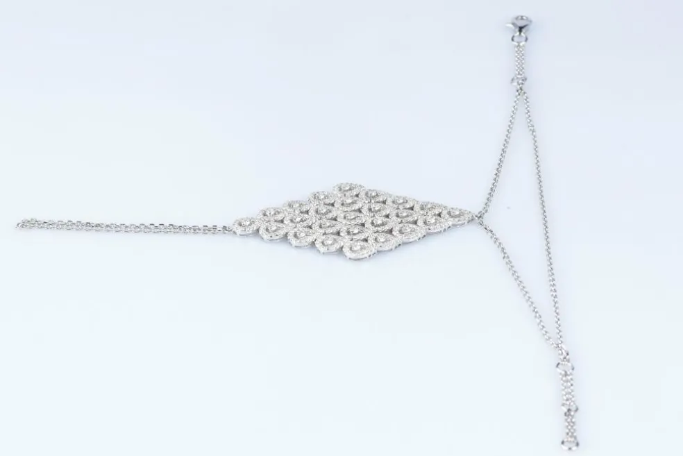 Bijou de main haute joaillerie or blanc
