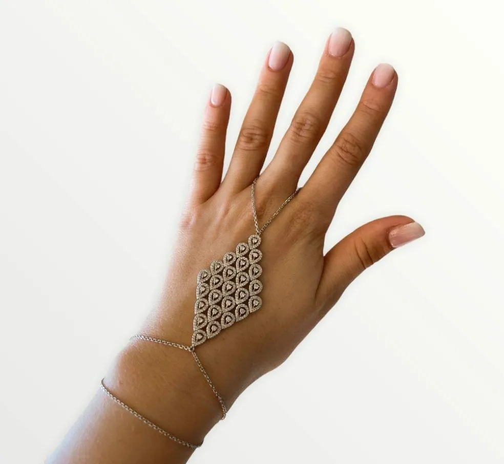 Bijou de main haute joaillerie or blanc