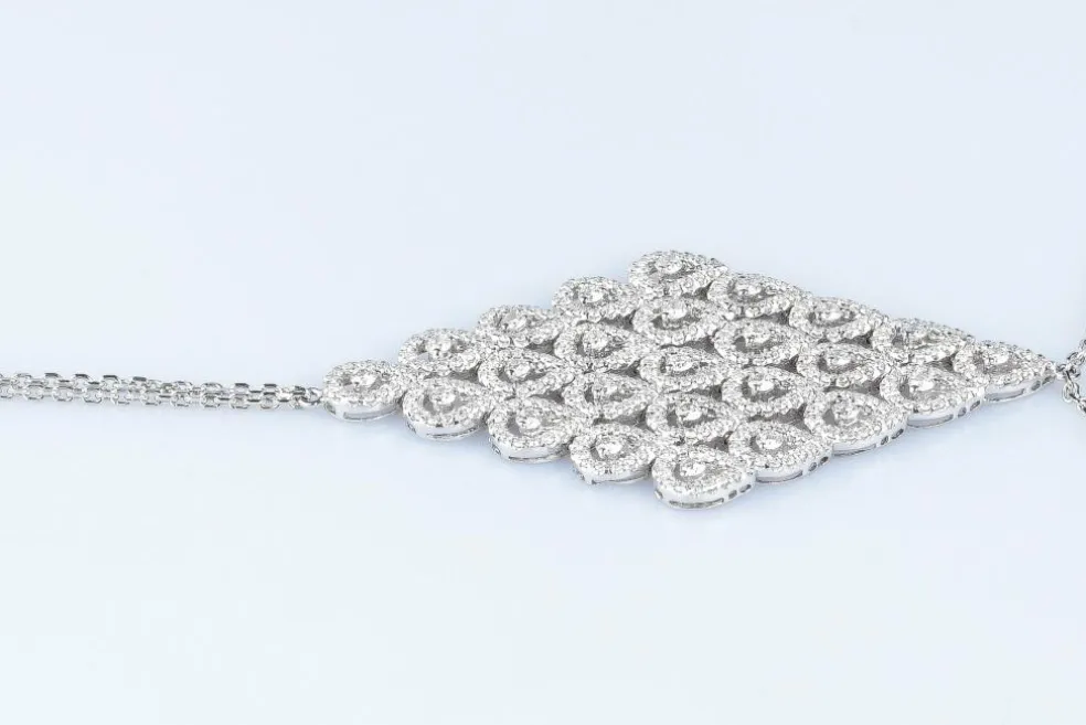 Bijou de main haute joaillerie or blanc