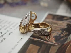 Boucle d'oreille retro or diamants