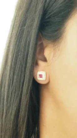 Boucles d'oreille en or jaune, rubis et diamants