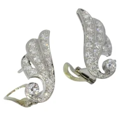 Boucles d'oreilles à clips en diamant en forme d'aile vintage des années 1950