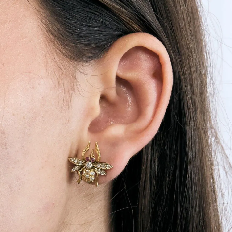 Boucles d'oreilles abeille, or jaune, rubis et diamants