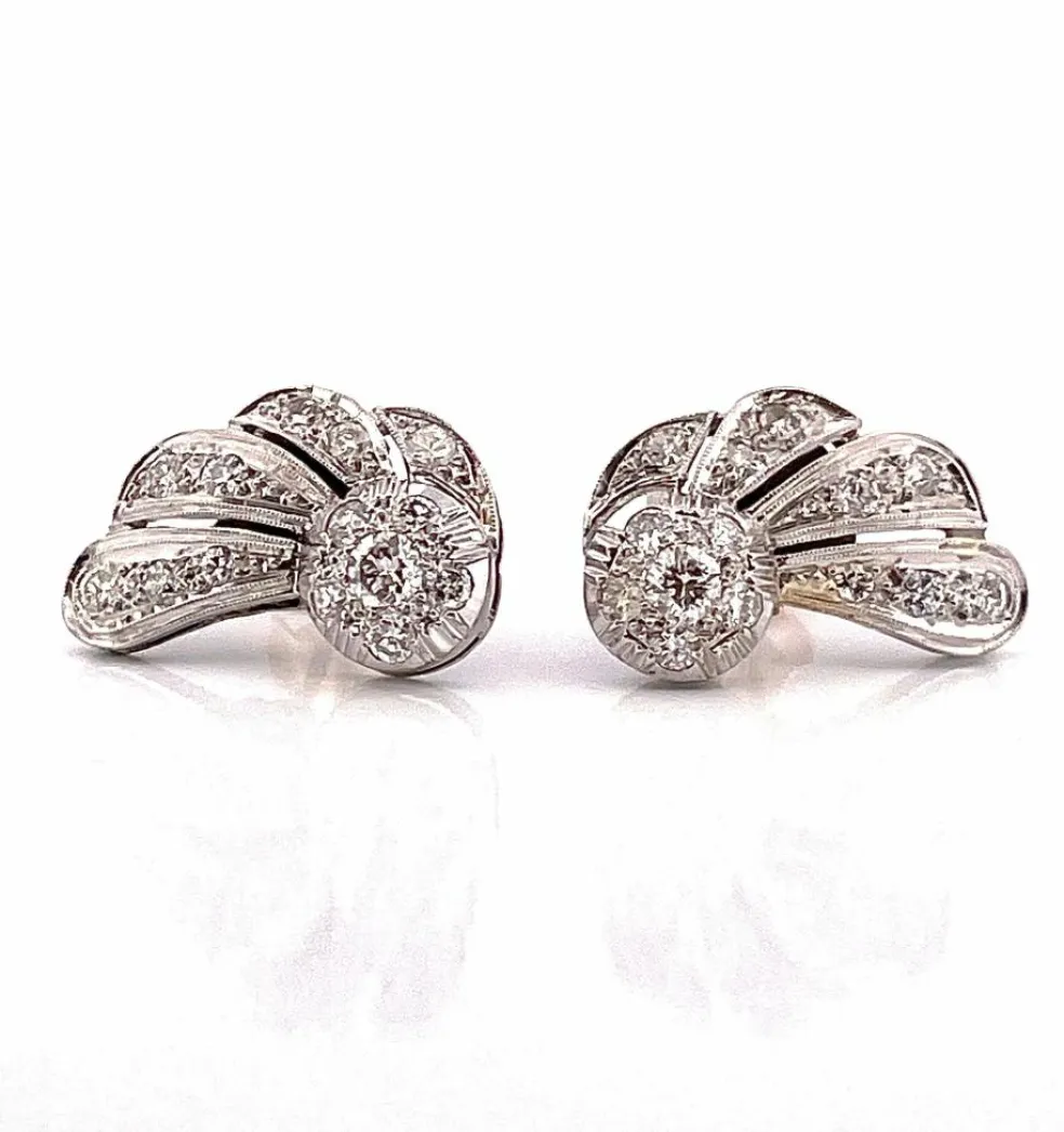 Boucles d’oreilles ancienne en or blanc, argent et platine