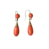 Boucles d'oreilles anciennes or jaune, goutte corail et diamant