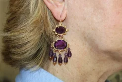 Boucles d'oreilles anciennes en or et améthyste