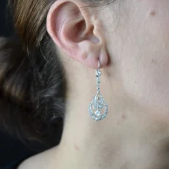 Boucles d'oreilles anciennes or blanc diamants