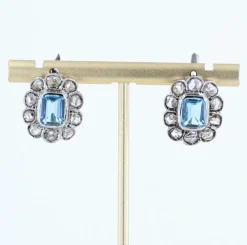 Boucles d'oreilles anciennes marguerites aigue-marines et diamants taillés en rose