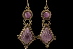 Boucles d'oreilles anciennes en or et améthyste