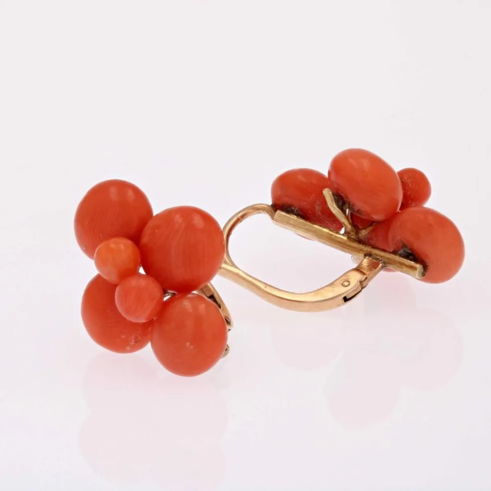 Boucles d'oreilles anciennes perles de corail