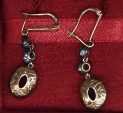 Boucles d'oreilles anciennes fin 19e siècle rubis diamants