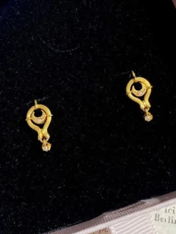 Boucles d'oreilles anciennes en or jaune