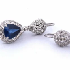 Boucles d'oreilles anciennes en or avec saphirs et diamants