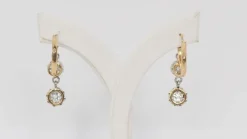 Boucles d'oreilles anciennes en or jaune et diamants