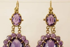 Boucles d'oreilles anciennes en or et améthyste