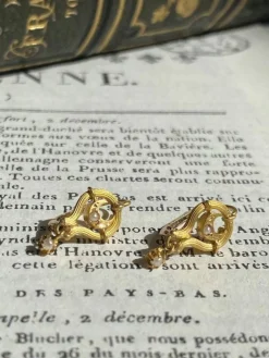 Boucles d'oreilles anciennes en or jaune