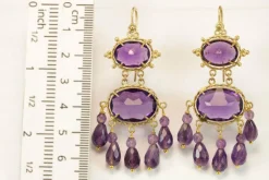 Boucles d'oreilles anciennes en or et améthyste