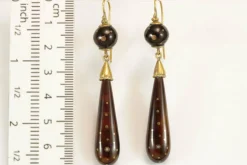 Boucles d'oreilles anciennes en or piqué écaille de tortue