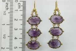 Boucles d'oreilles anciennes en or et améthyste