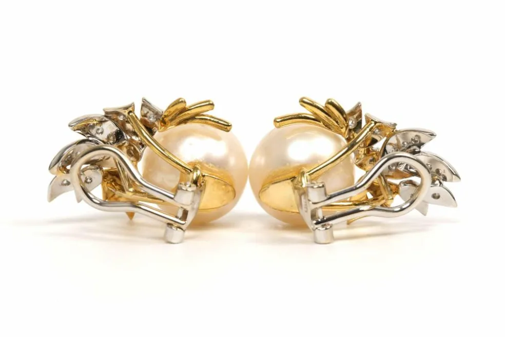 Boucles d'oreilles années 70 or jaune et blanc, perles et diamants