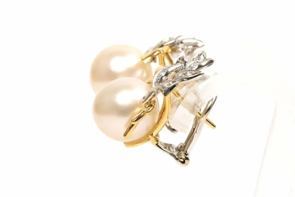Boucles d'oreilles années 70 or jaune et blanc, perles et diamants