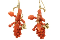 Boucles d'oreilles antiques en or et corail