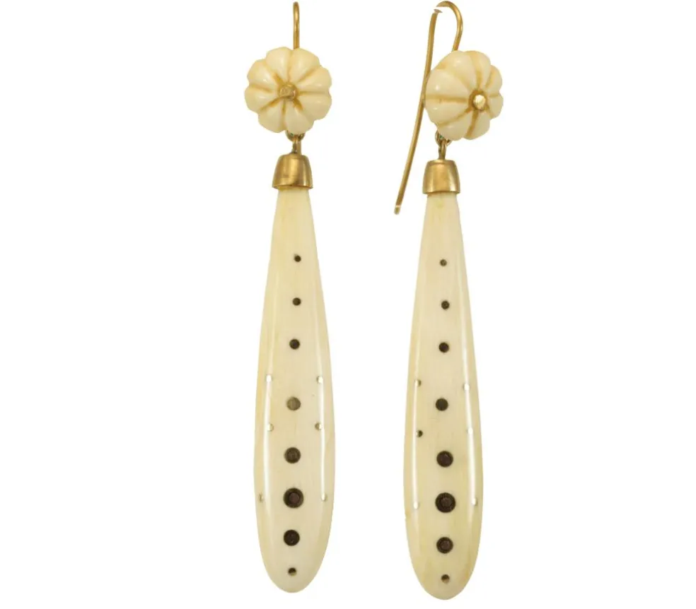 Boucles d'oreilles antiques en or piqué ivoire