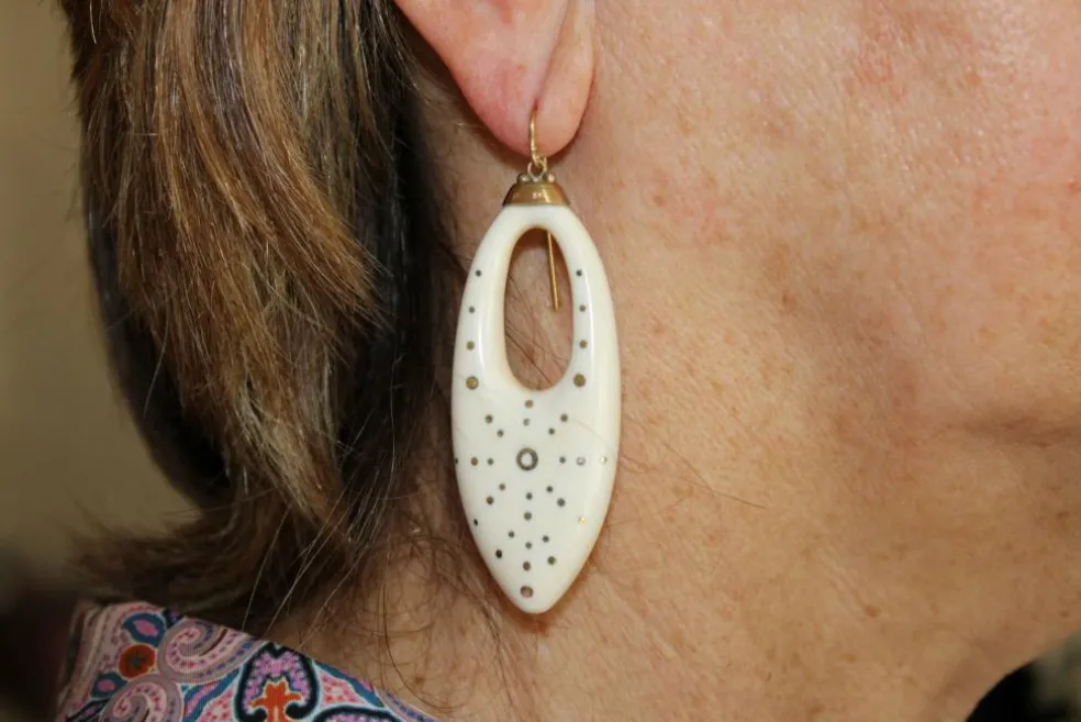 Boucles d'oreilles antiques en or piqué ivoire