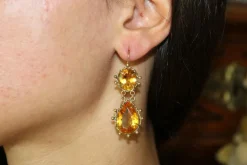 Boucles d'oreilles antiques en or et topaze