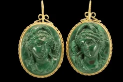 Boucles d'oreilles antiques en or avec camées de malachite
